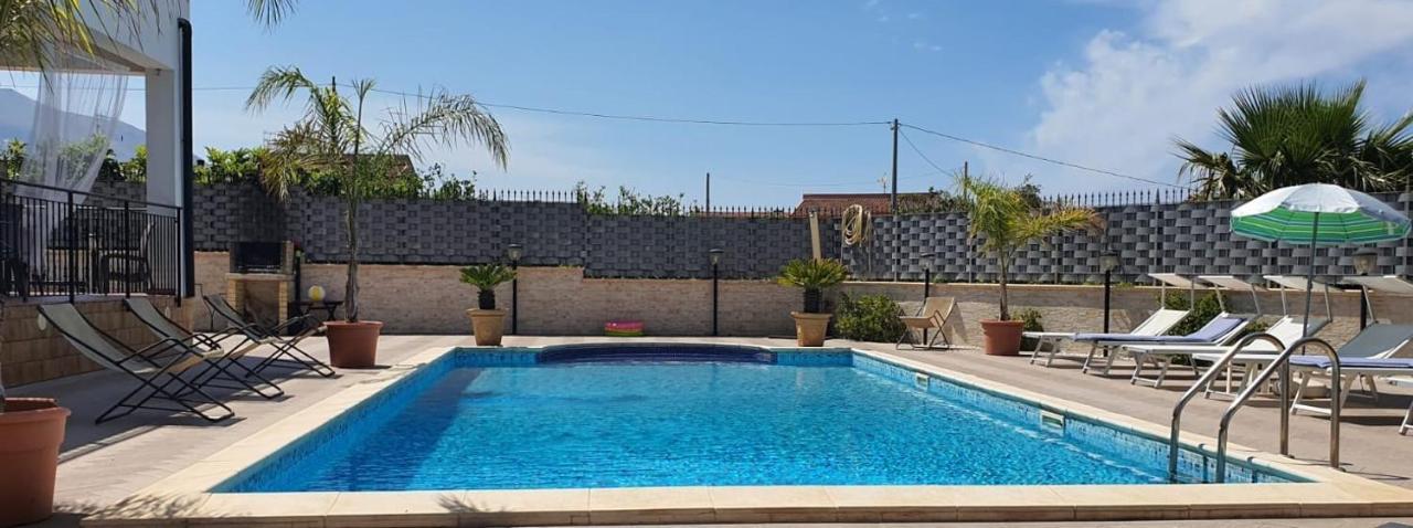 טראביה Villa Marianna Con Piscina Privata Ampi Spazi Esterni E Wifi Free מראה חיצוני תמונה