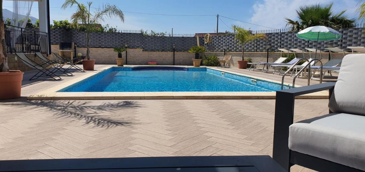 טראביה Villa Marianna Con Piscina Privata Ampi Spazi Esterni E Wifi Free מראה חיצוני תמונה
